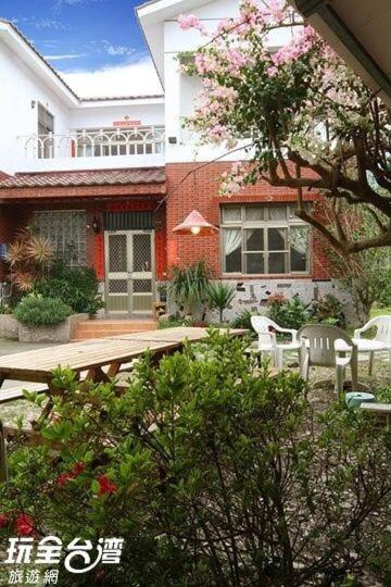 Dongguang Zhixing Homestay Юйчі Екстер'єр фото