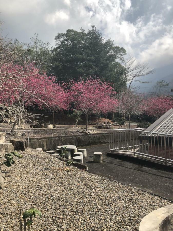 Dongguang Zhixing Homestay Юйчі Екстер'єр фото