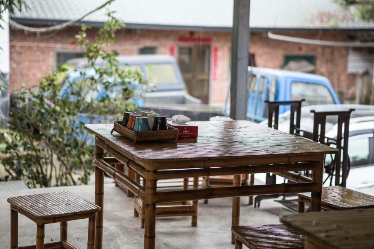 Dongguang Zhixing Homestay Юйчі Екстер'єр фото