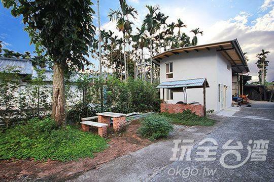 Dongguang Zhixing Homestay Юйчі Екстер'єр фото